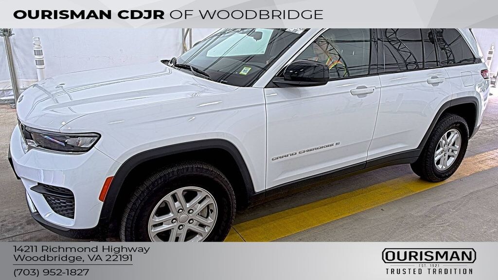 Used 2023 Jeep Grand Cherokee Laredo SUV