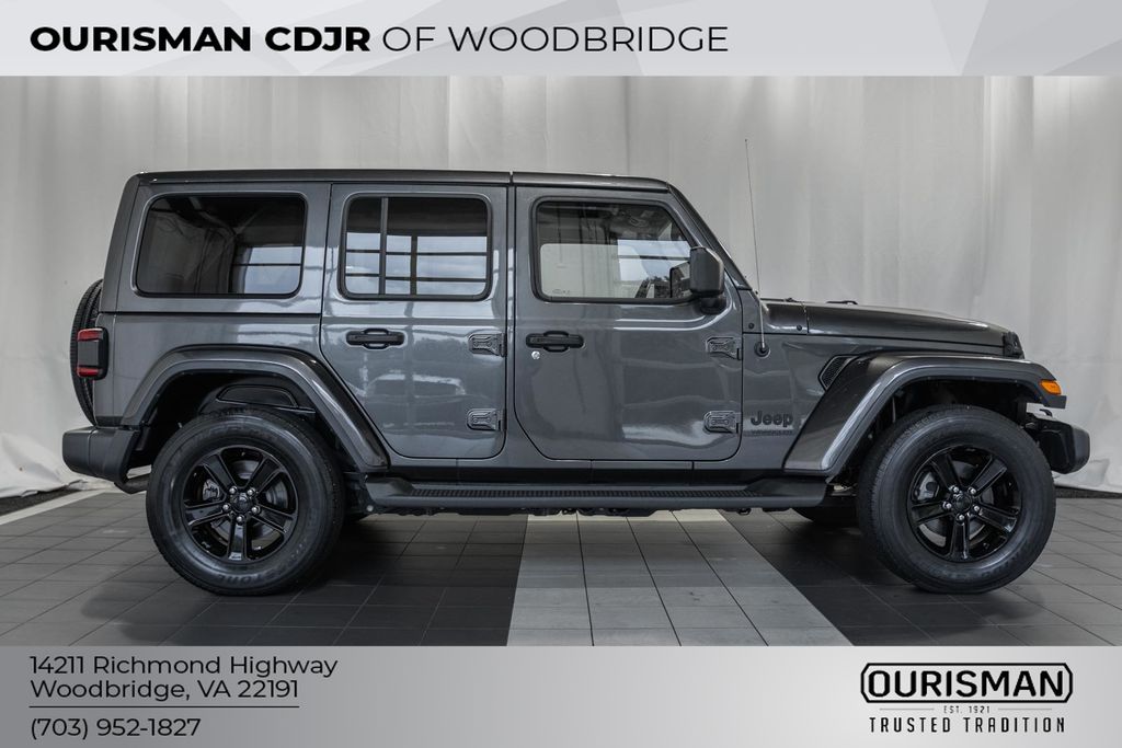 2020 Jeep Wrangler Unlimited Sahara Altitude photo 3
