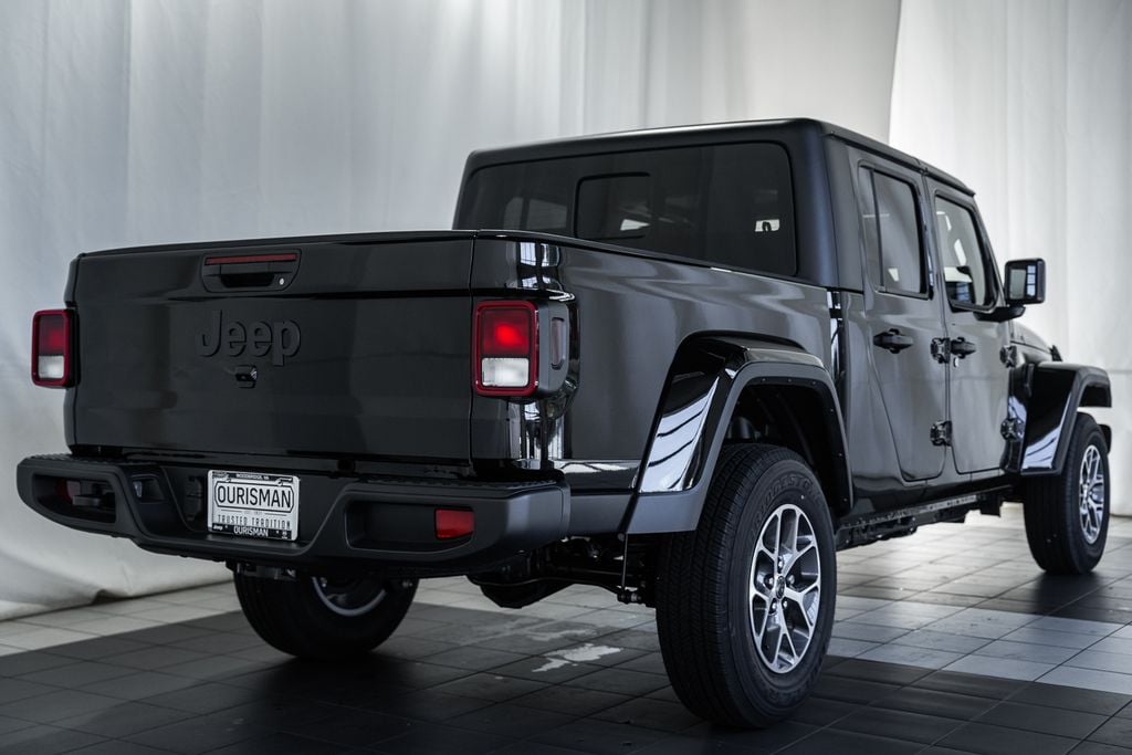 New 2025 Jeep Gladiator Sport S Pickup