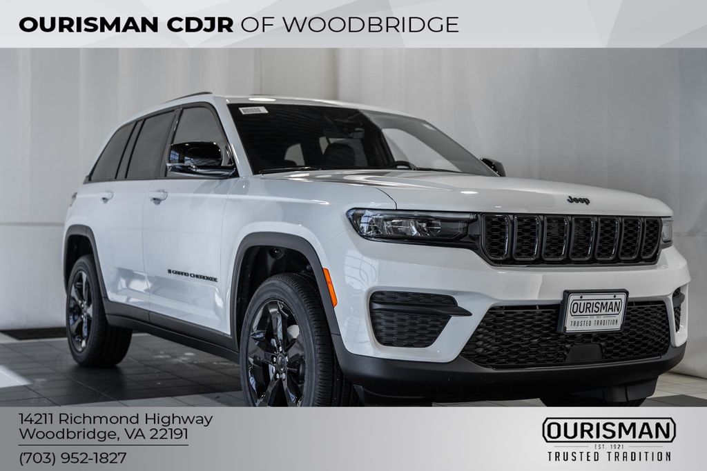 2025 Jeep Grand Cherokee Altitude's photo