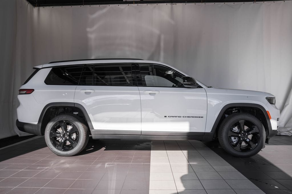 New 2025 Jeep Grand Cherokee L Limited Sport Utility