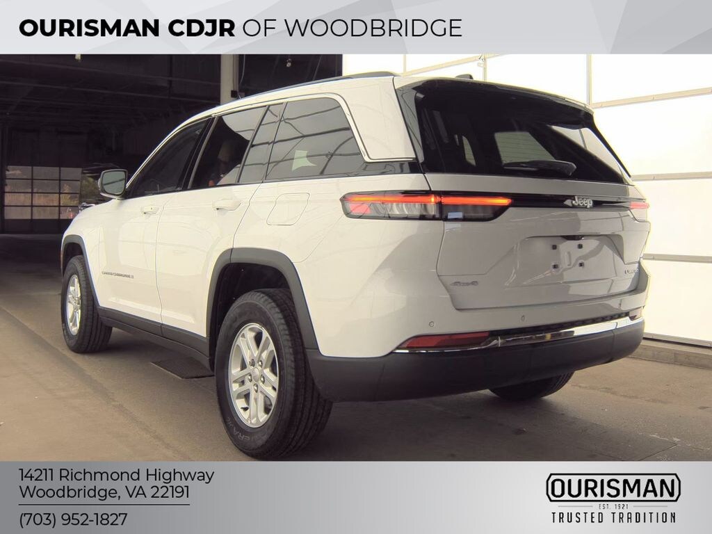 Used 2024 Jeep Grand Cherokee Laredo SUV