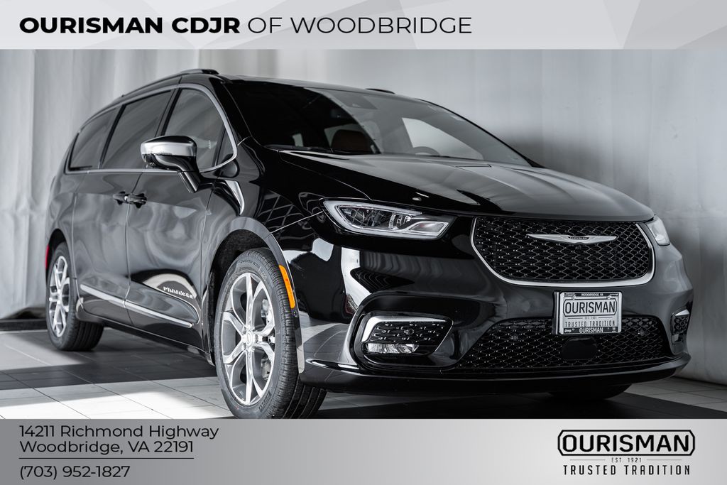 2026 Chrysler Pacifica Pinnacle's photo