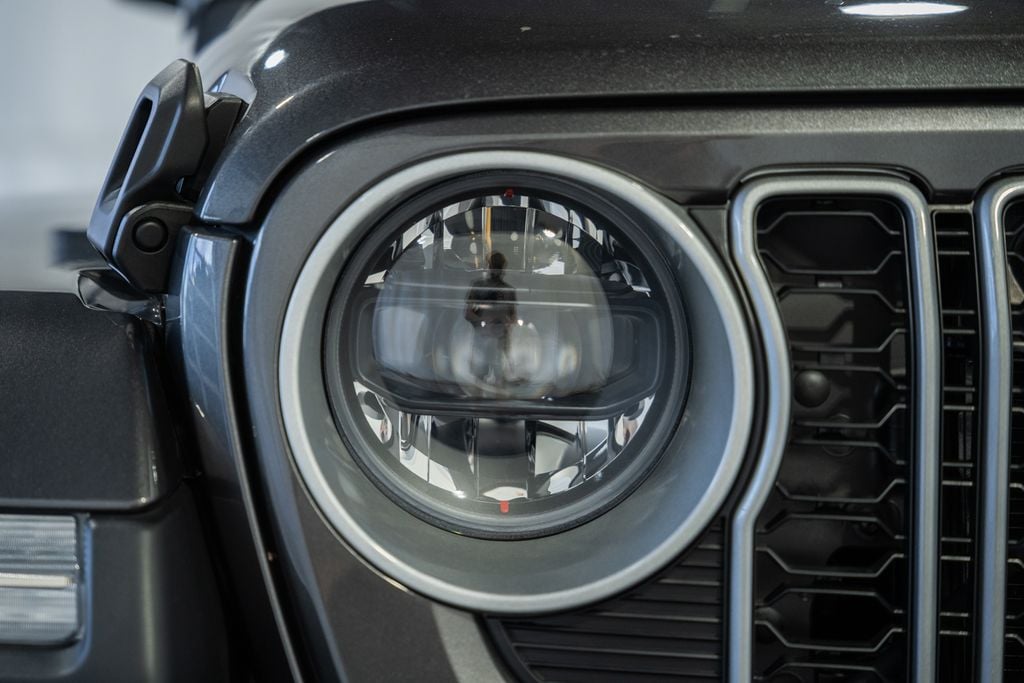 2026 Jeep Wrangler 4-Door Sahara - Photo 10