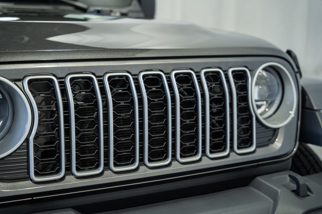 2026 Jeep Wrangler 4-Door Sahara - Photo 9