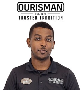 Staff member Yohannes Tadesse from ID_1511c9