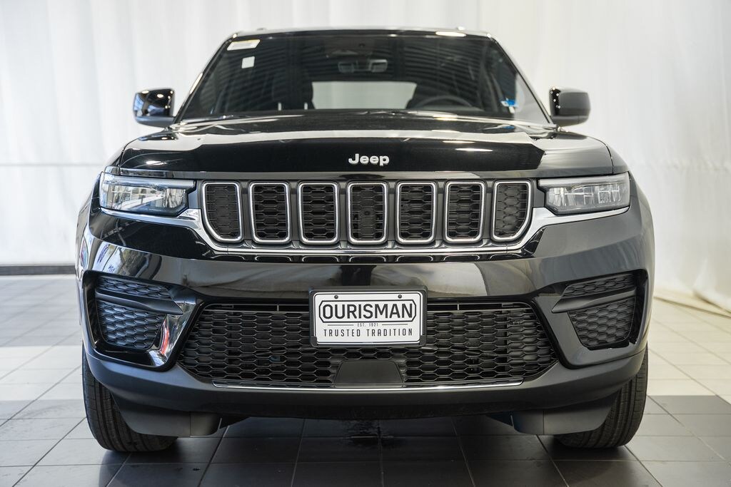New 2026 Jeep Grand Cherokee Laredo Sport Utility
