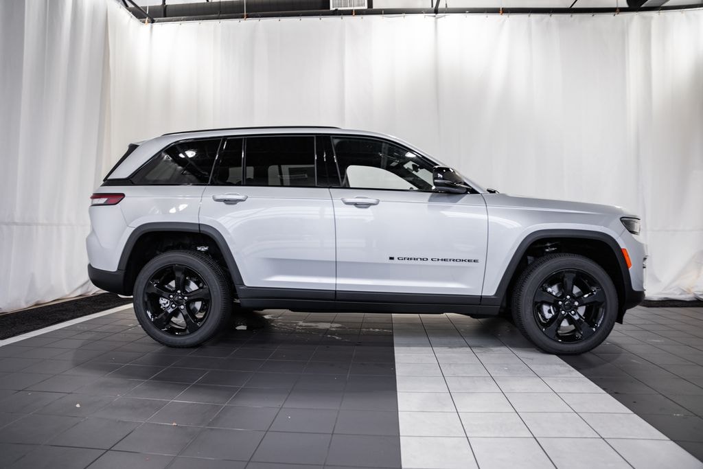 New 2025 Jeep Grand Cherokee Altitude X Sport Utility