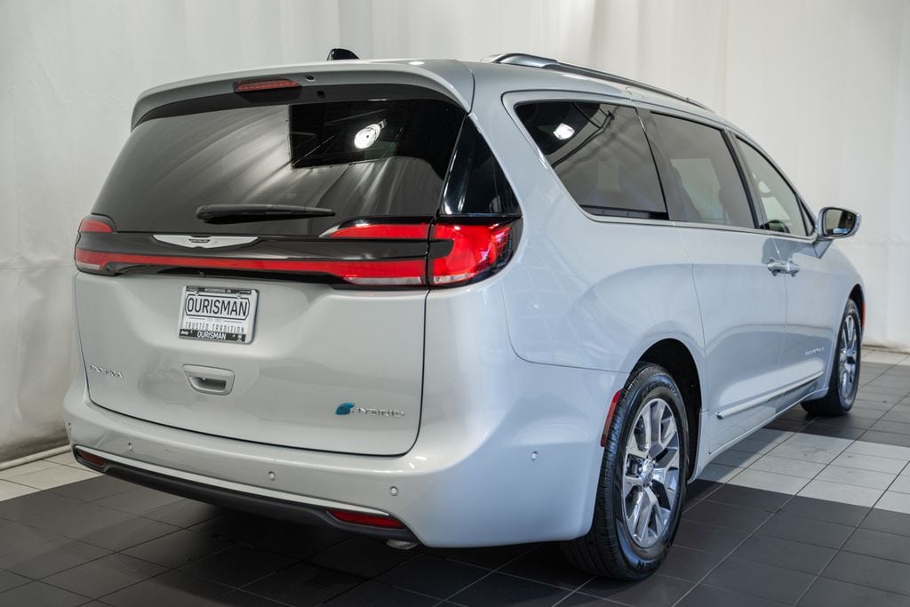 Certified 2024 Chrysler Pacifica Hybrid Pinnacle Minivan/Van