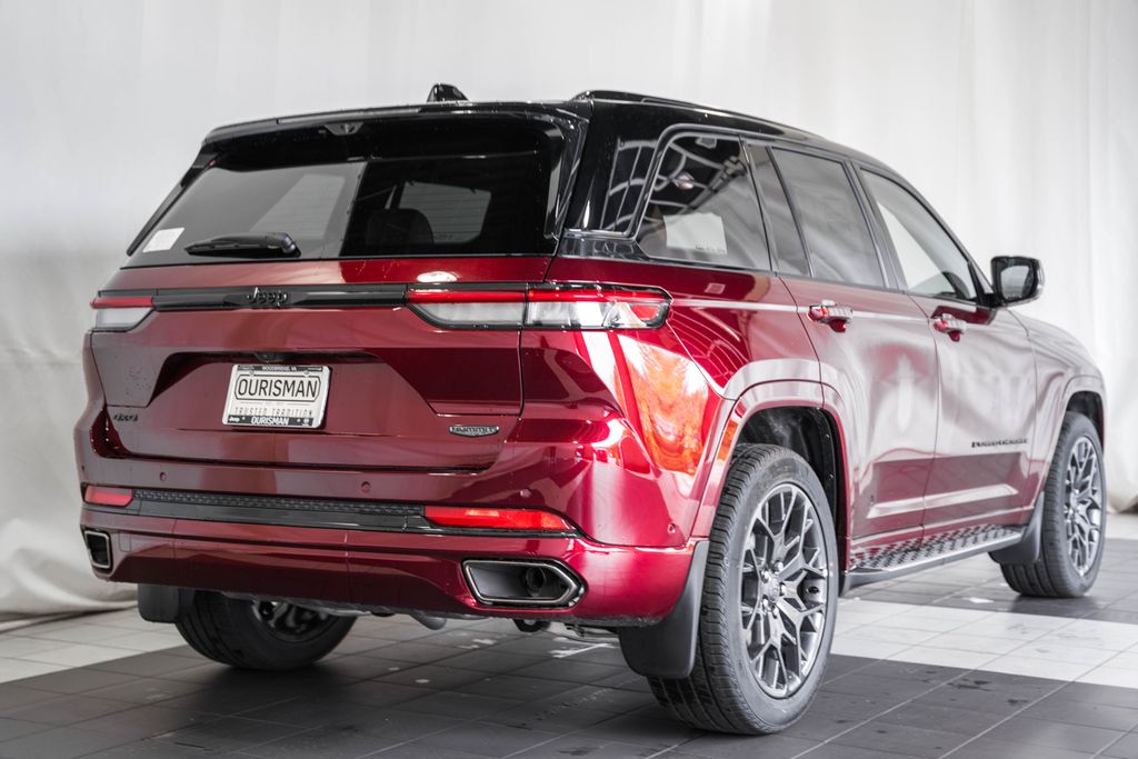 2025 Jeep Grand Cherokee Summit photo 4