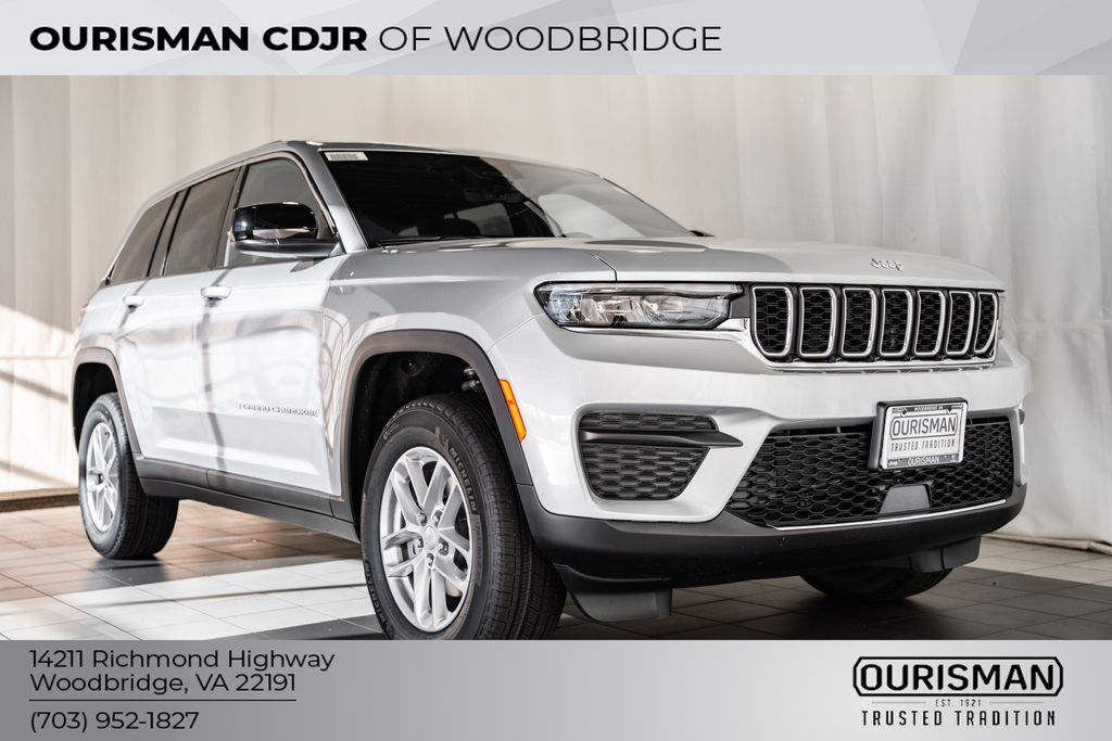 2025 Jeep Grand Cherokee Laredo's photo