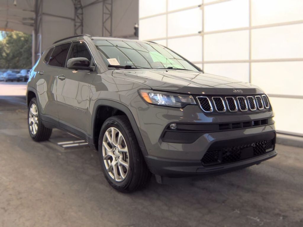 Used 2023 Jeep Compass Latitude Lux SUV