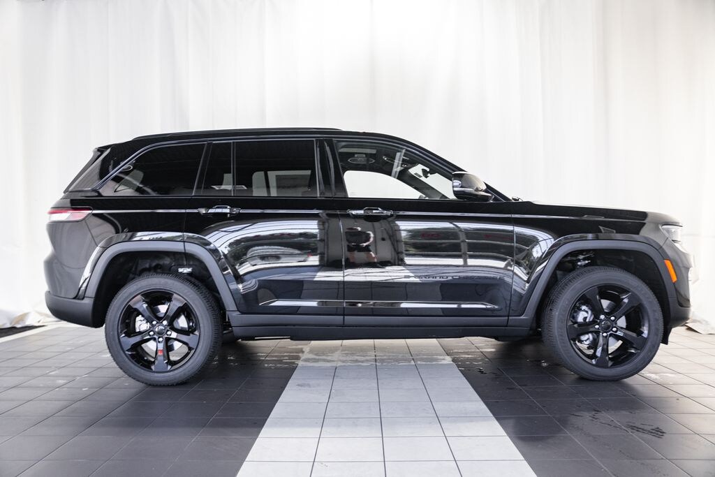 New 2025 Jeep Grand Cherokee Altitude X Sport Utility