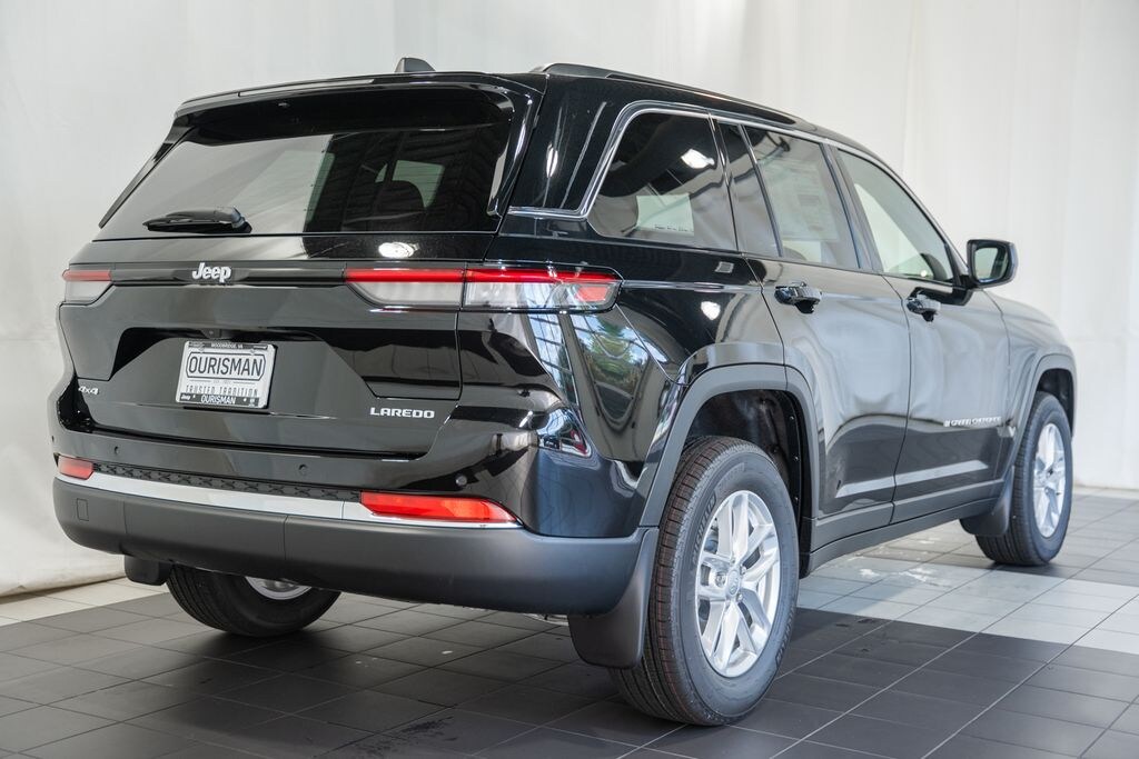 New 2026 Jeep Grand Cherokee Laredo Sport Utility