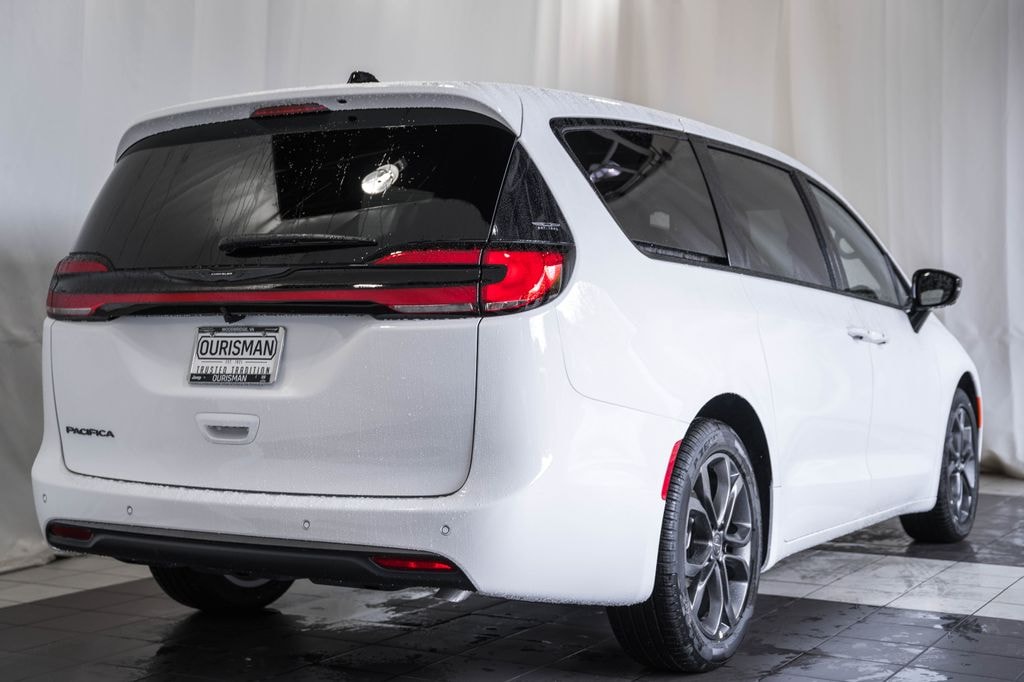 New 2026 Chrysler Pacifica Select Passenger Van