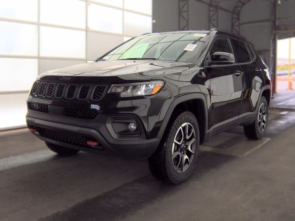 Used 2025 Jeep Compass Trailhawk SUV