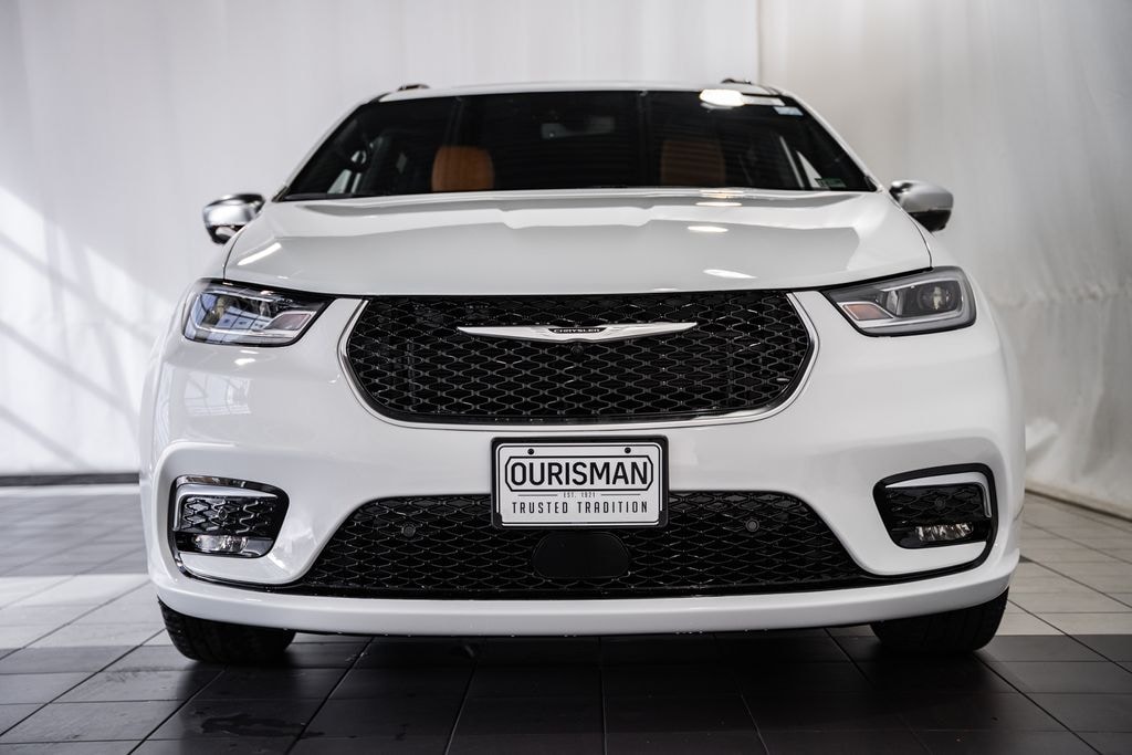 New 2026 Chrysler Pacifica Pinnacle Passenger Van