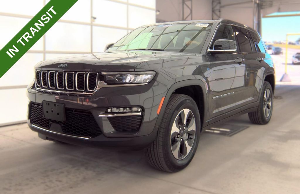 2022 Jeep Grand Cherokee 4xe 4x4's photo