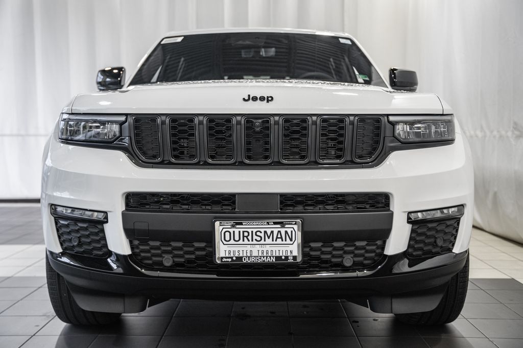 2025 Jeep Grand Cherokee Limited photo 2