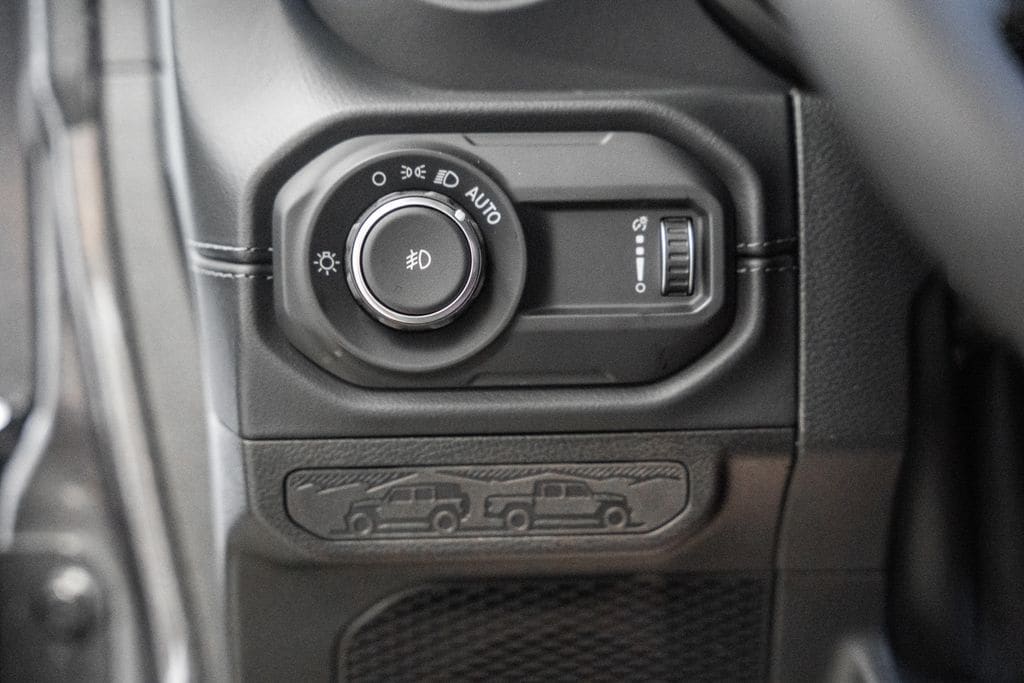 2026 Jeep Wrangler 4-Door Sahara - Photo 39