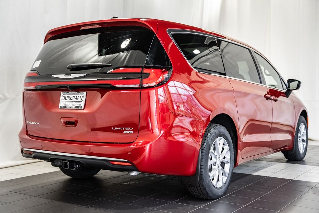 New 2026 Chrysler Pacifica Limited Passenger Van