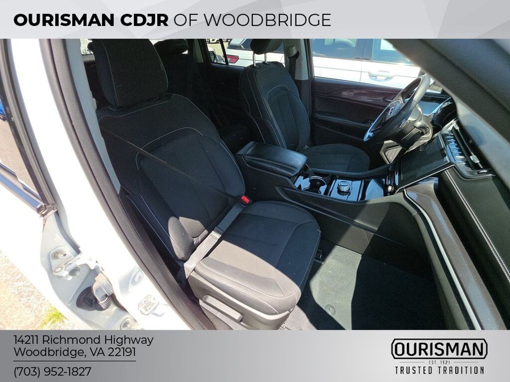 Used 2023 Jeep Grand Cherokee Laredo SUV