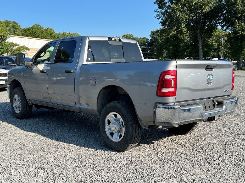 2024 Ram 2500 Tradesman photo 3