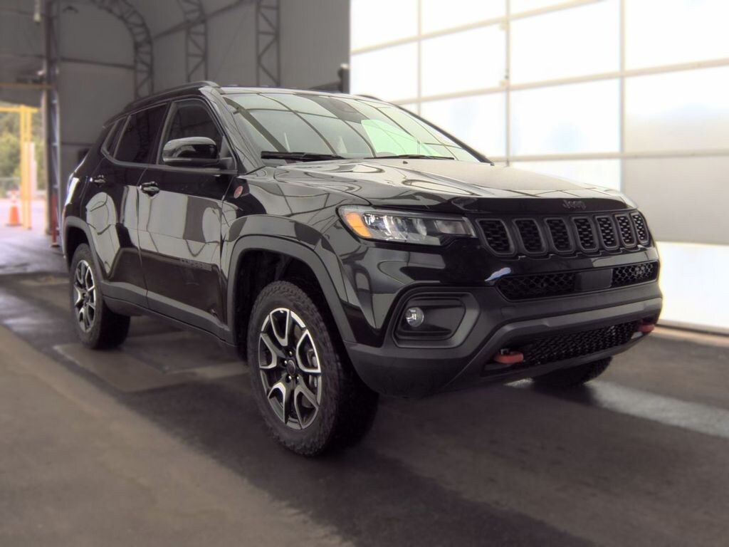 Used 2025 Jeep Compass Trailhawk SUV