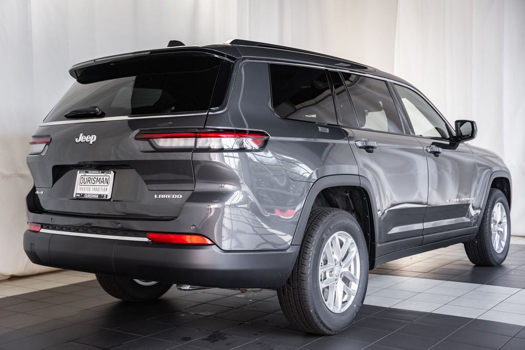 2025 Jeep Grand Cherokee Laredo Altitude photo 2