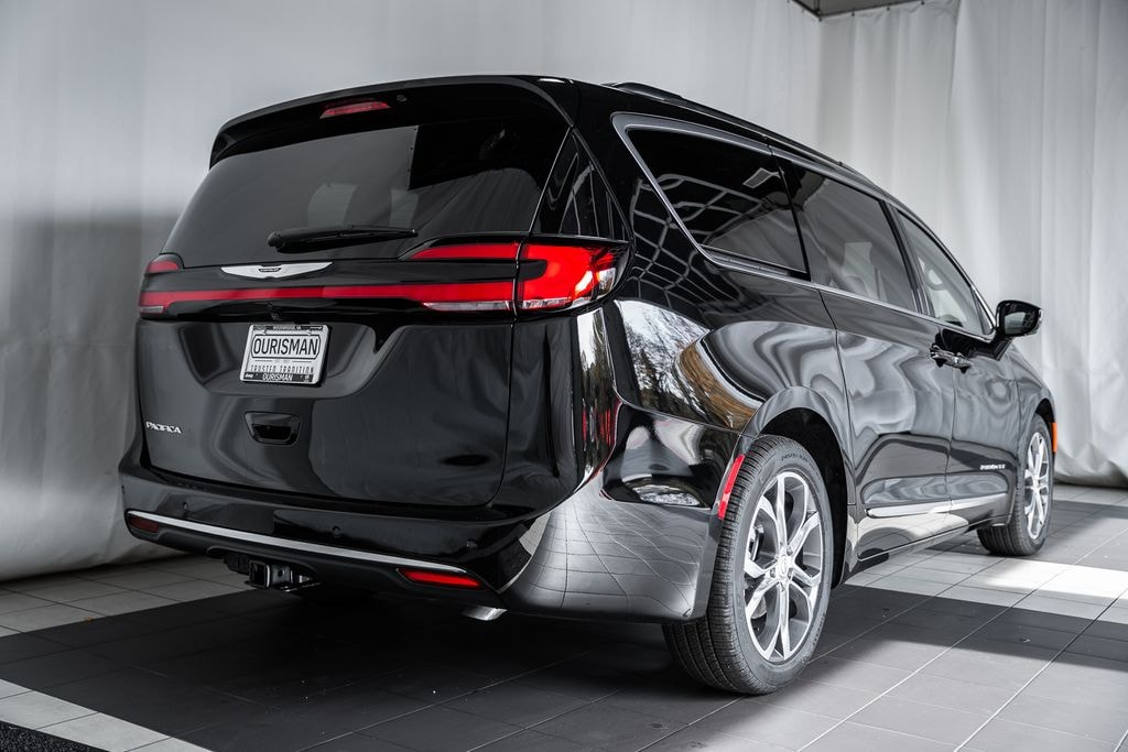 New 2026 Chrysler Pacifica Pinnacle Passenger Van