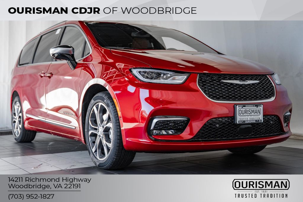 2026 Chrysler Pacifica Pinnacle's photo