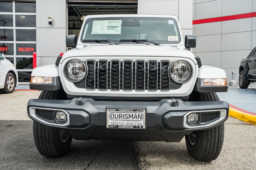 New 2027 Jeep Gladiator Sport S Pickup