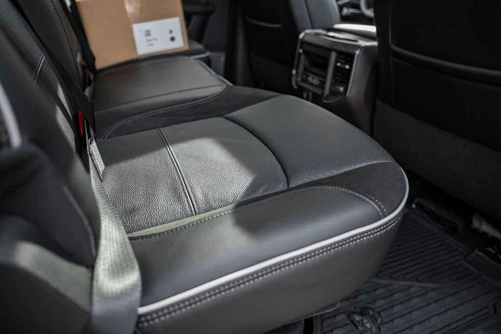 2026 RAM 2500 Laramie - Photo 37