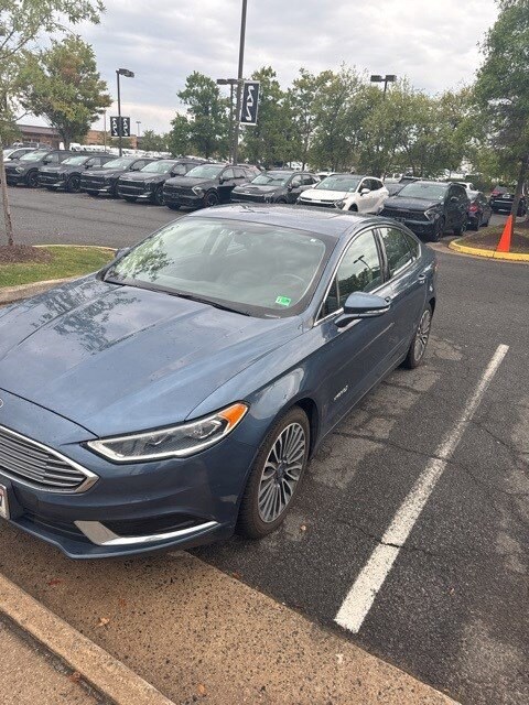 2018 Ford Fusion Hybrid SE photo 2