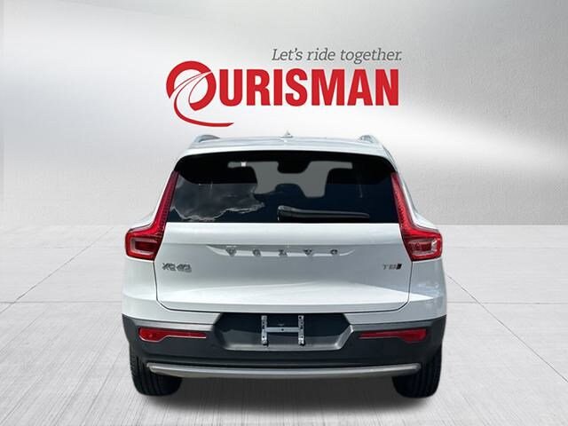 2022 Volvo XC40 T5 Inscription photo 2