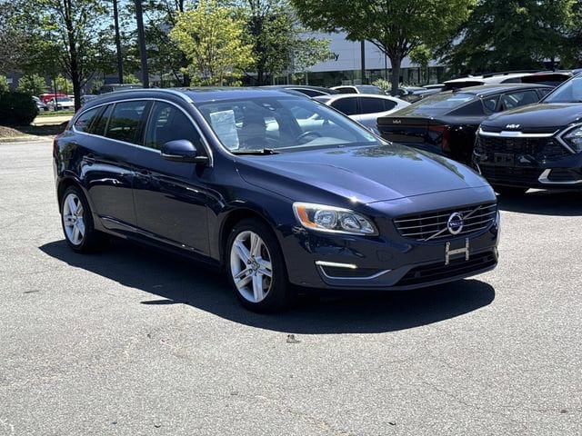 2015 Volvo V60 T5 AWD Premier's photo