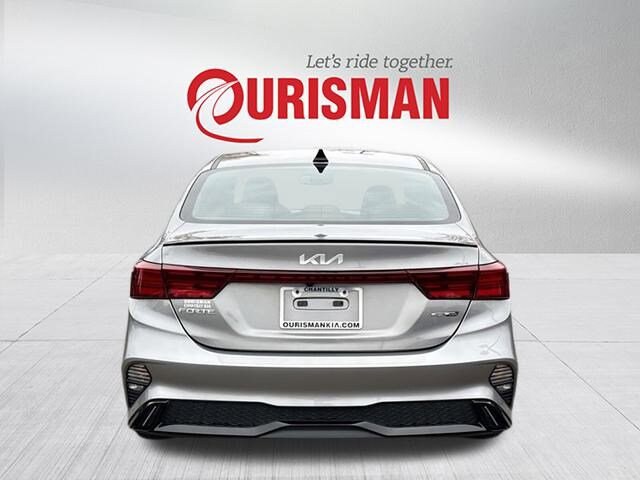 2022 Kia Forte GT-Line photo 2