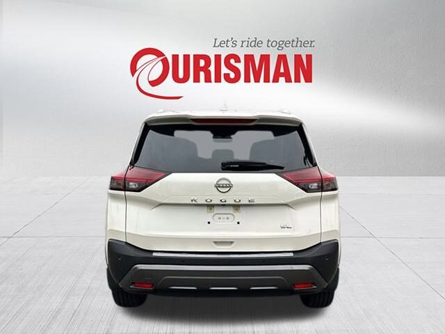 2023 Nissan Rogue SL photo 2