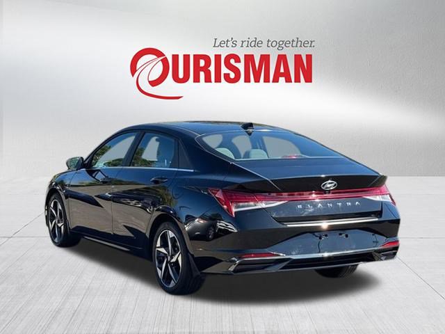 2022 Hyundai Elantra SEL photo 4