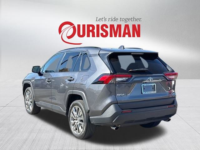 2023 Toyota RAV4 XLE Premium photo 4