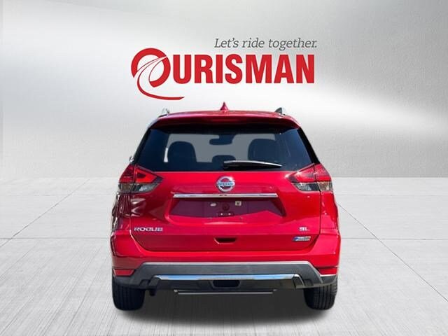 2017 Nissan Rogue Hybrid SL photo 2