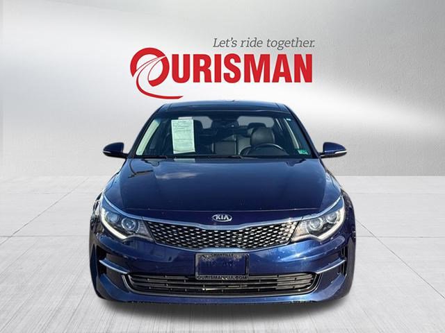 2017 Kia Optima EX photo 3