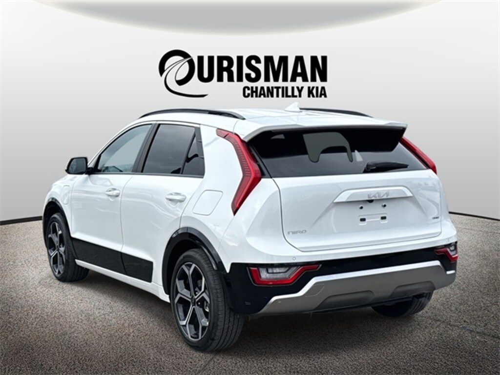 Used 2025 Kia Niro Plug-In Hybrid SX SUV