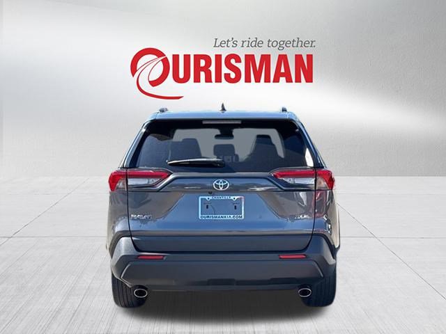 2023 Toyota RAV4 XLE Premium photo 3