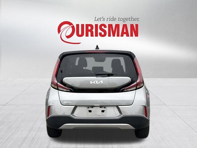 2024 Kia Soul LX photo 3