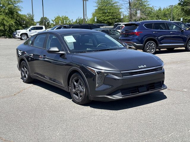 2025 Kia K4 LXS AT's photo