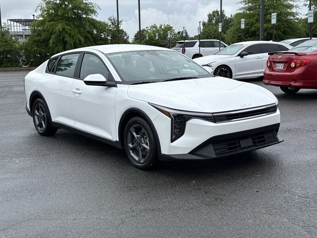 2025 Kia K4 LXS AT's photo