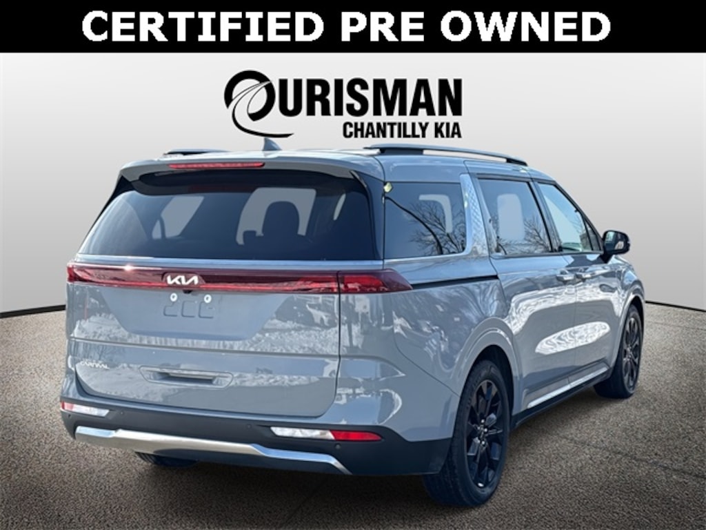 Used 2024 Kia Carnival SX Minivan/Van