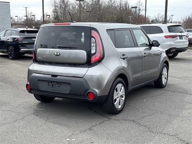 Used 2015 Kia Soul Base with VIN KNDJN2A2XF7133463 for sale in Chantilly, VA