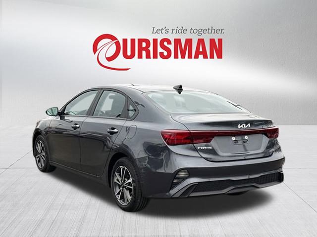 2023 Kia Forte LXS photo 4